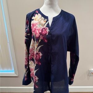 Chico's EUC Button Down Floral Blouse